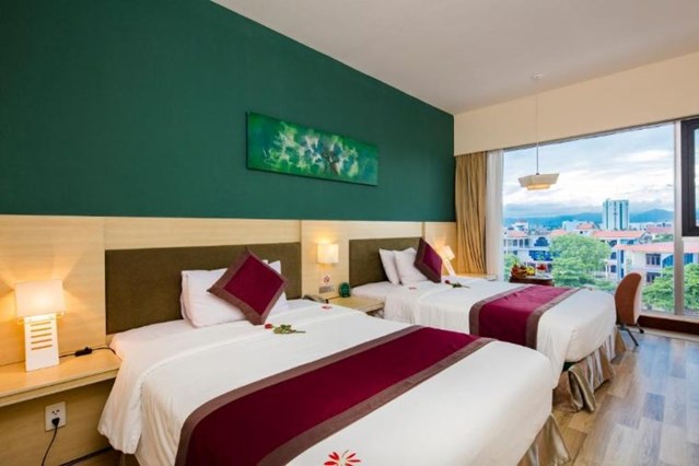 Deluxe Twin City view